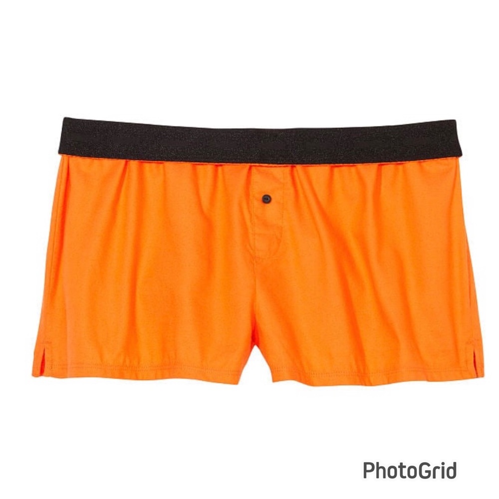 Shorts - Picture 2 of 4